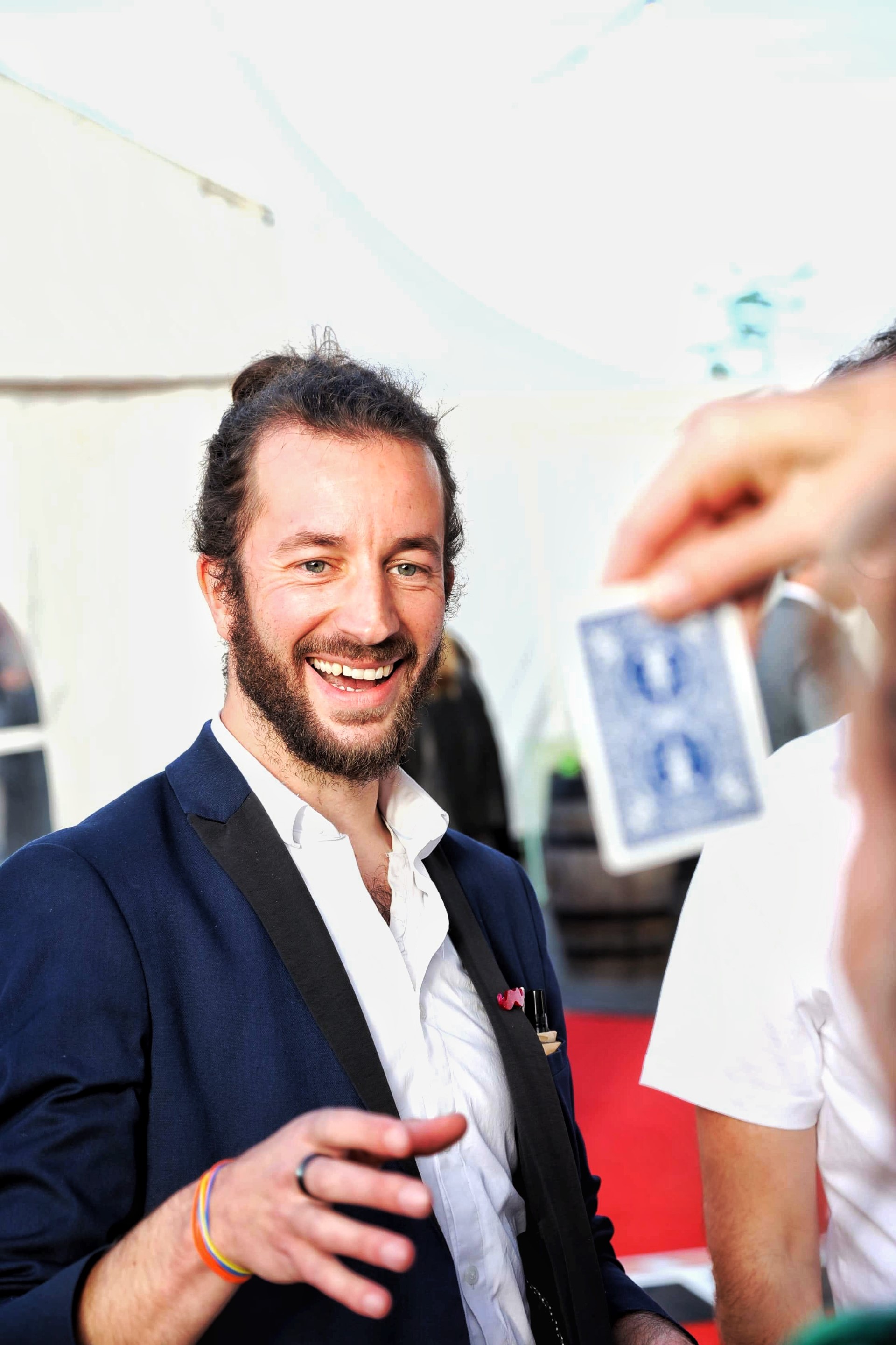 Raphaël KLEIN : Magicien - Mentaliste - Conférencier - Magie Digitale