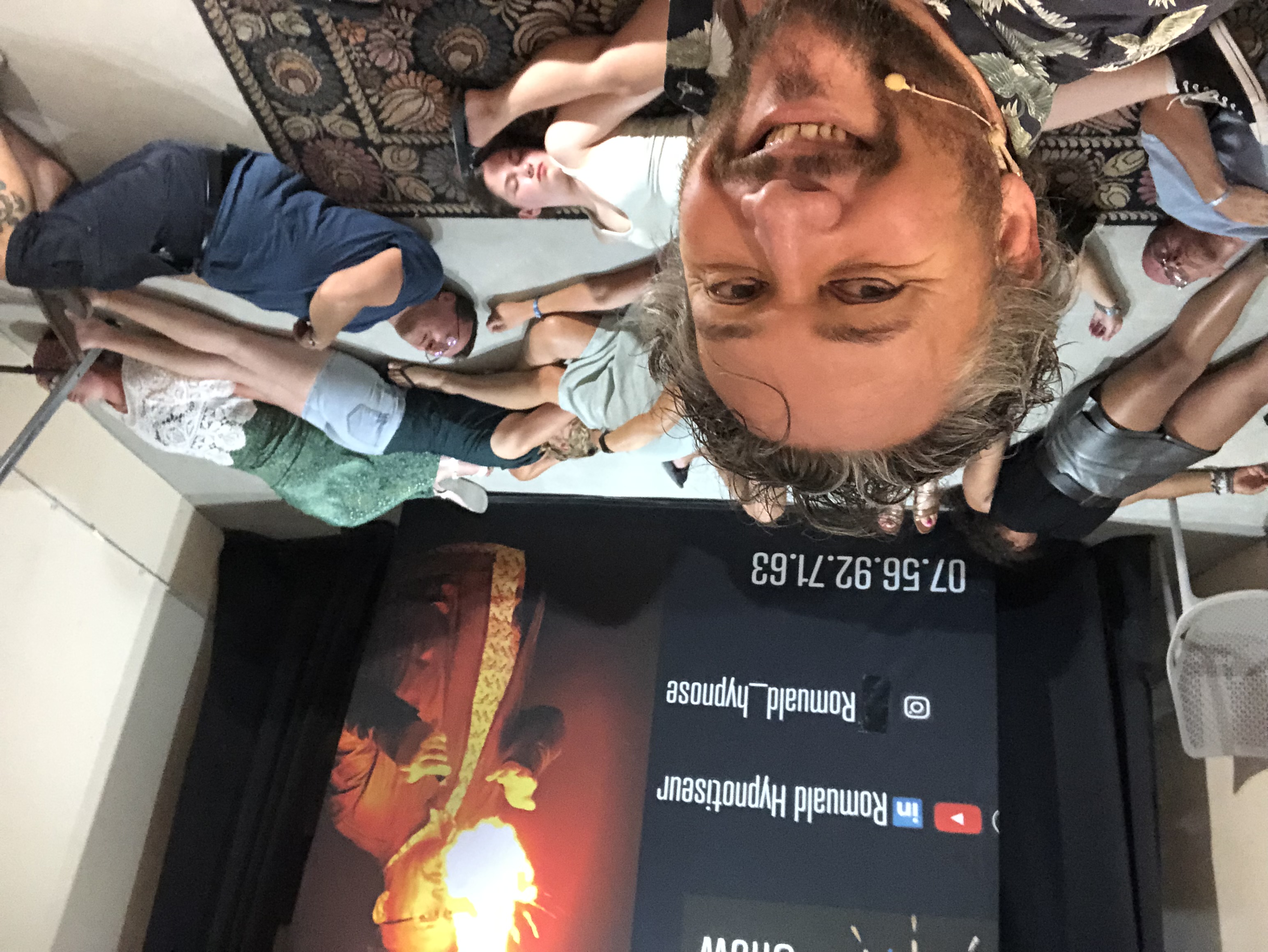 Hypnotiseur pour votre soirée - Close-up