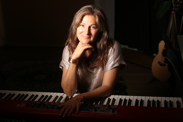 Comédienne Artiste Autrice Conteuse Slameuse