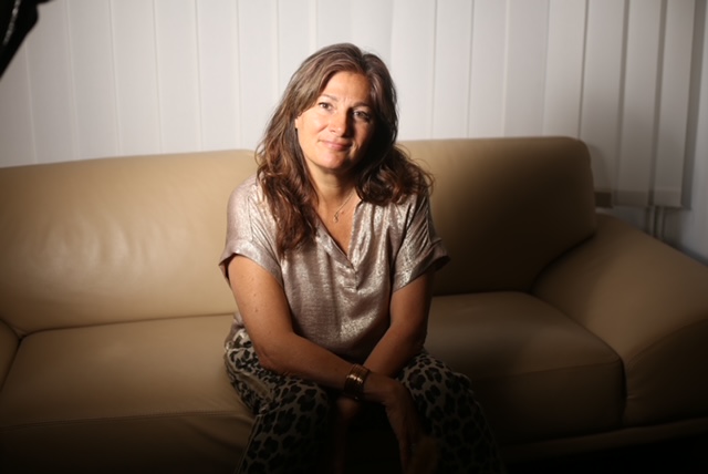 Comédienne Artiste Autrice Conteuse Slameuse